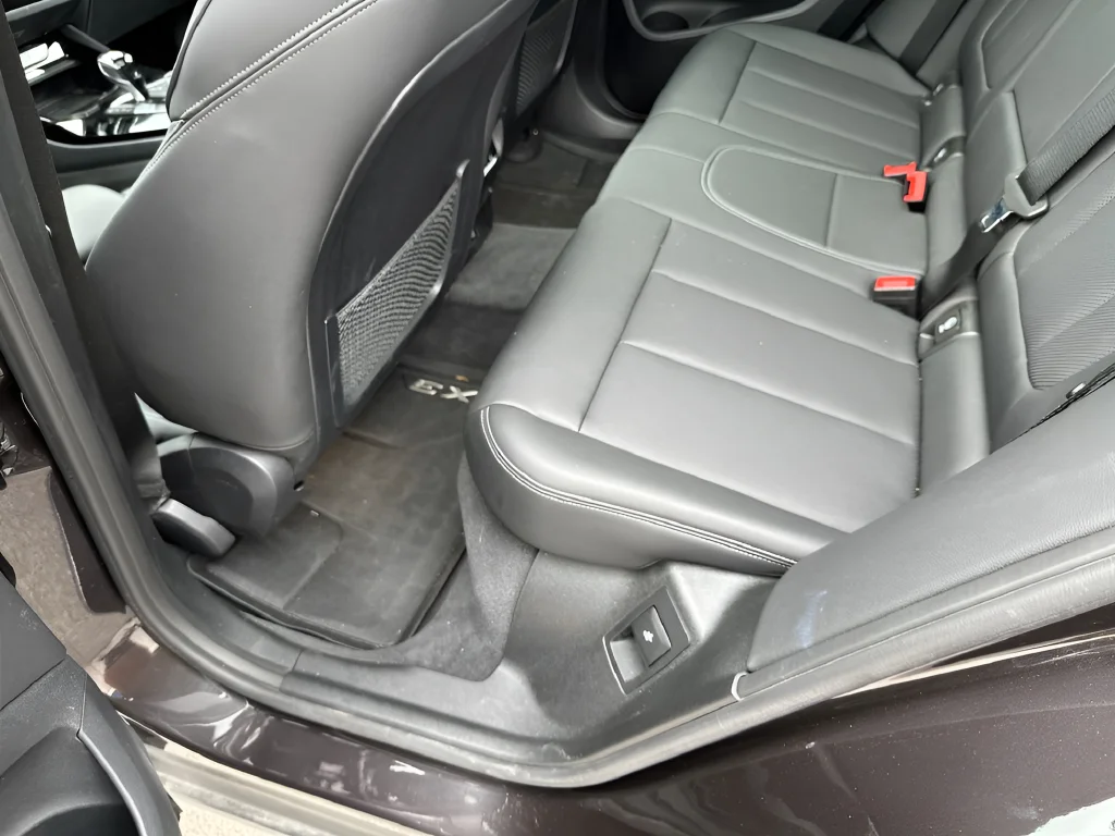 Used 2024 Gray BMW sDrive30i image 36