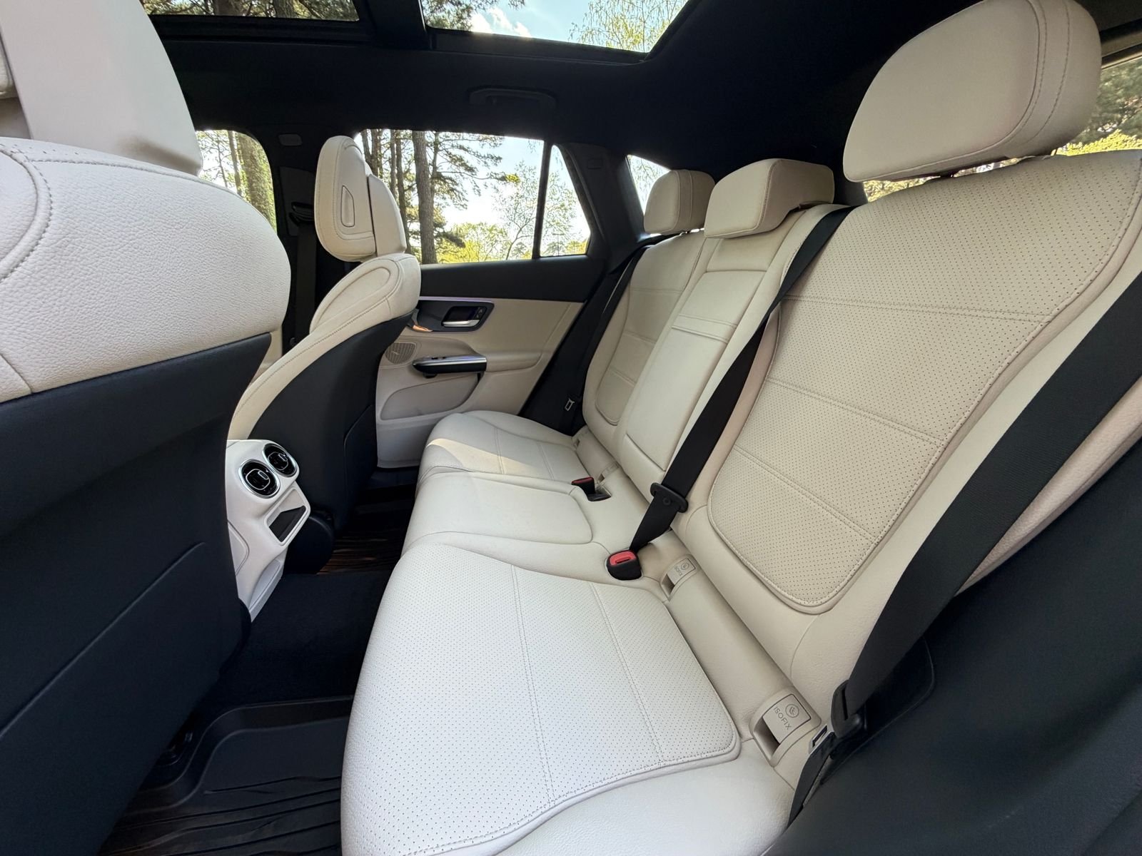 New 2026 Polar White Mercedes-Benz GLC 300 image 12