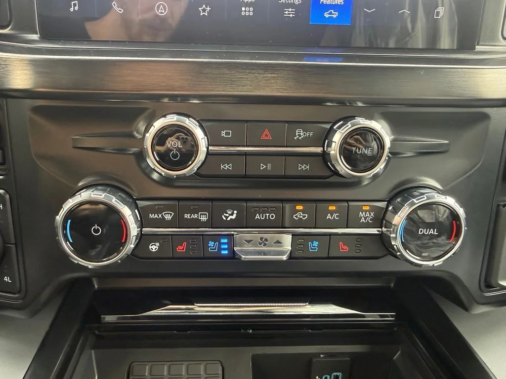 New 2026 Agate Black Metallic Ford F-450® Lariat® image 25