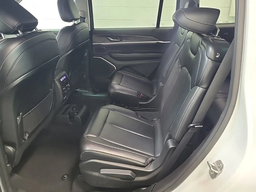 Certified Used 2022 White Jeep Limited image 12