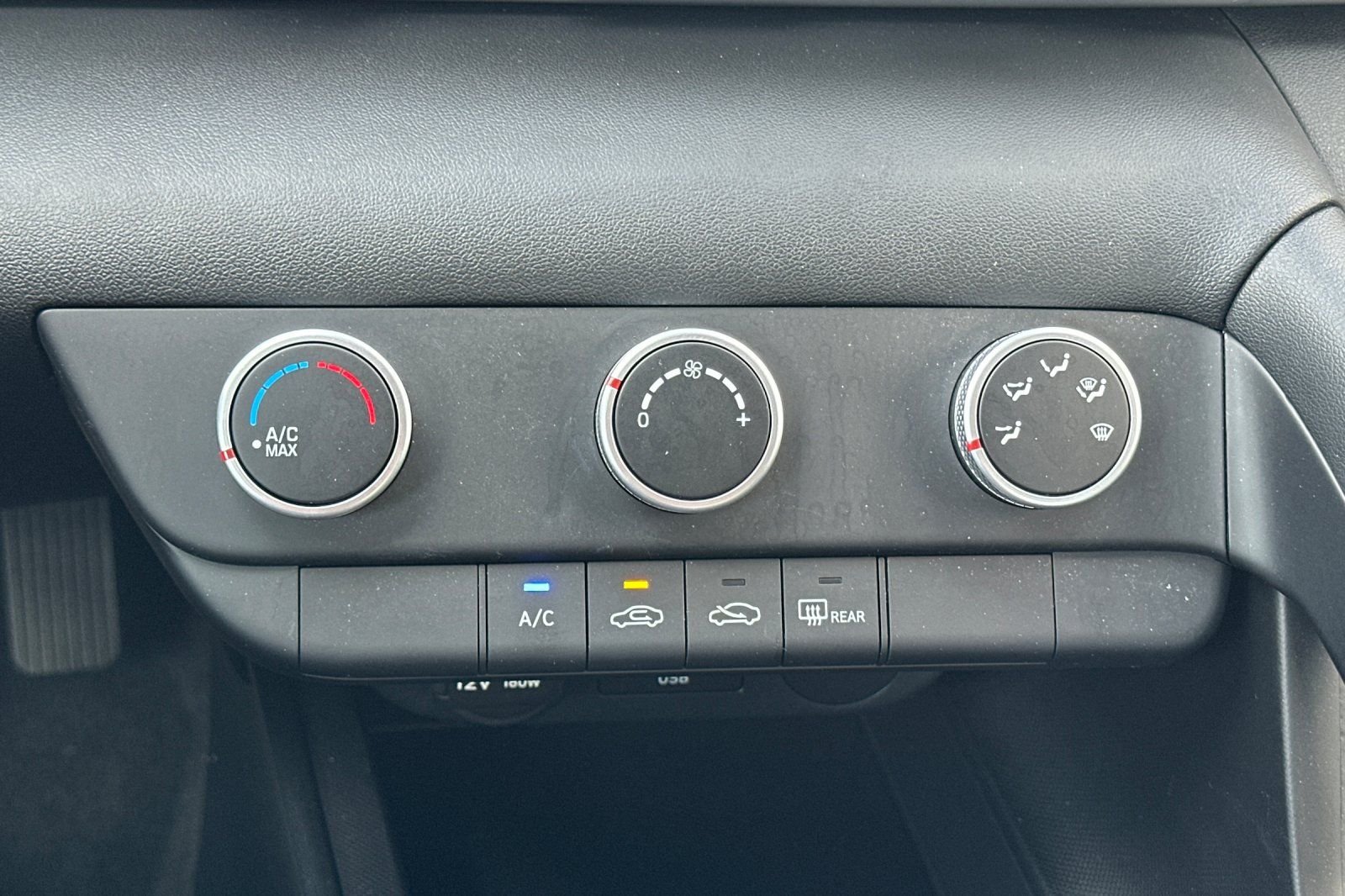 Certified Used 2025 Gray Hyundai SE image 20