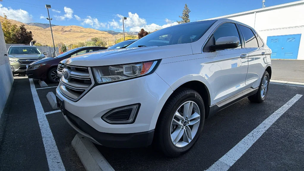 Used 2015 White Platinum Clearcoat Metallic Ford SEL image 4