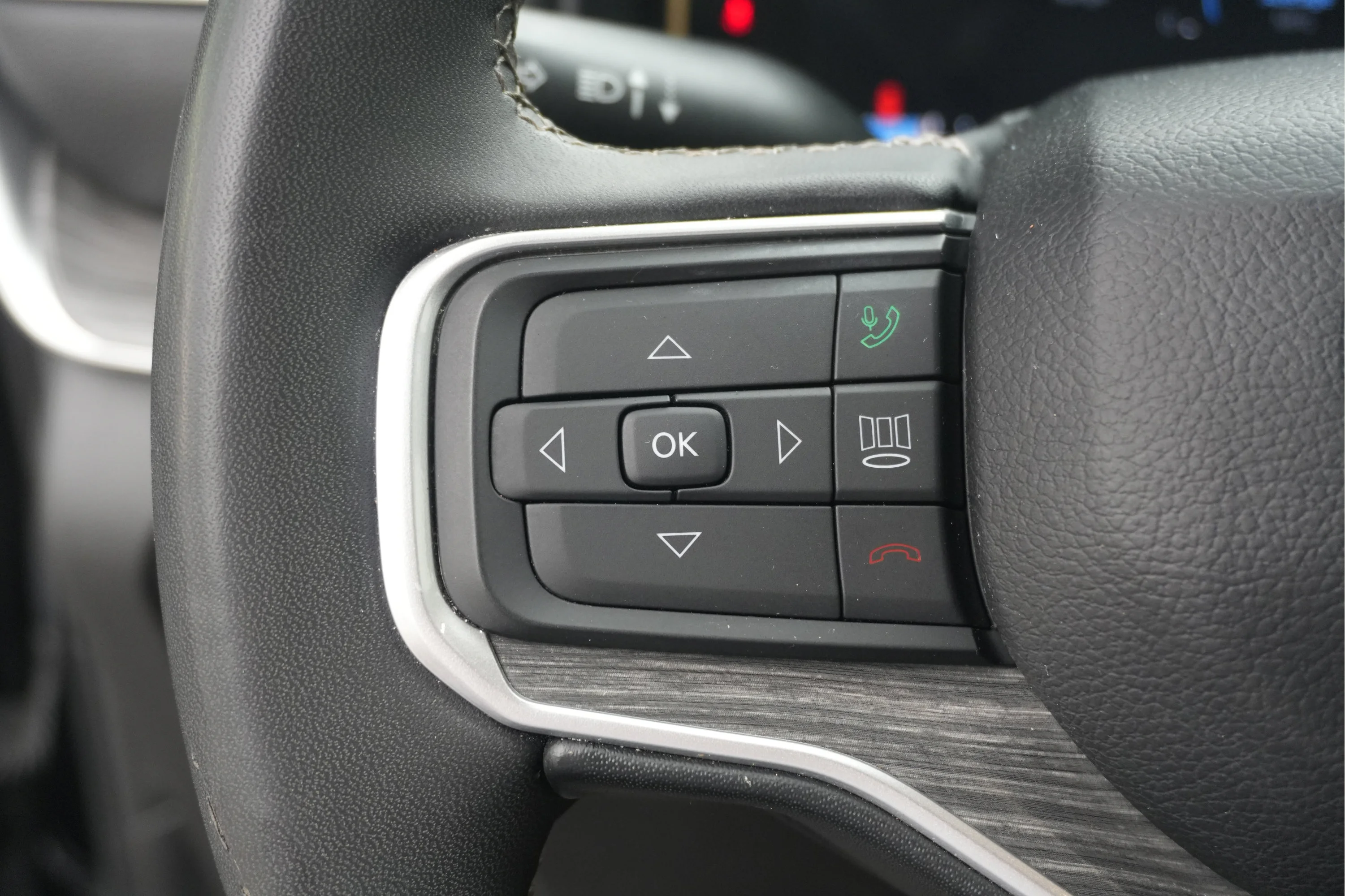 Used 2024 Diamond Black Crystal Pearlcoat Jeep Series II image 26
