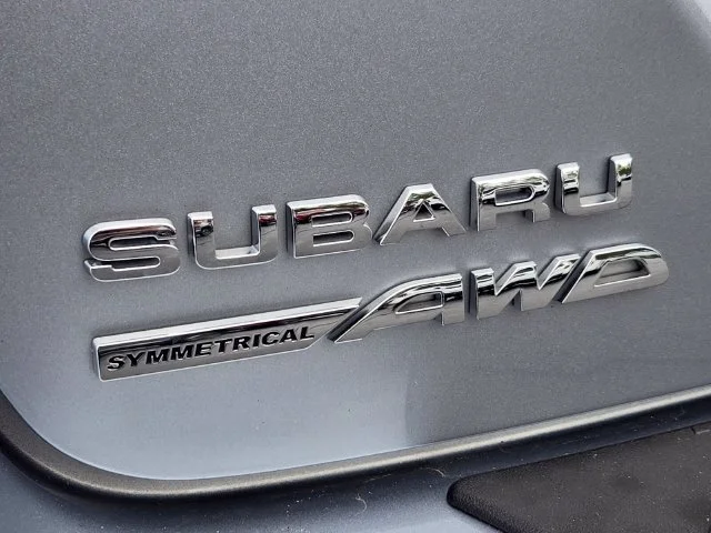 Used 2024 Ice Silver Metallic Subaru Limited image 16