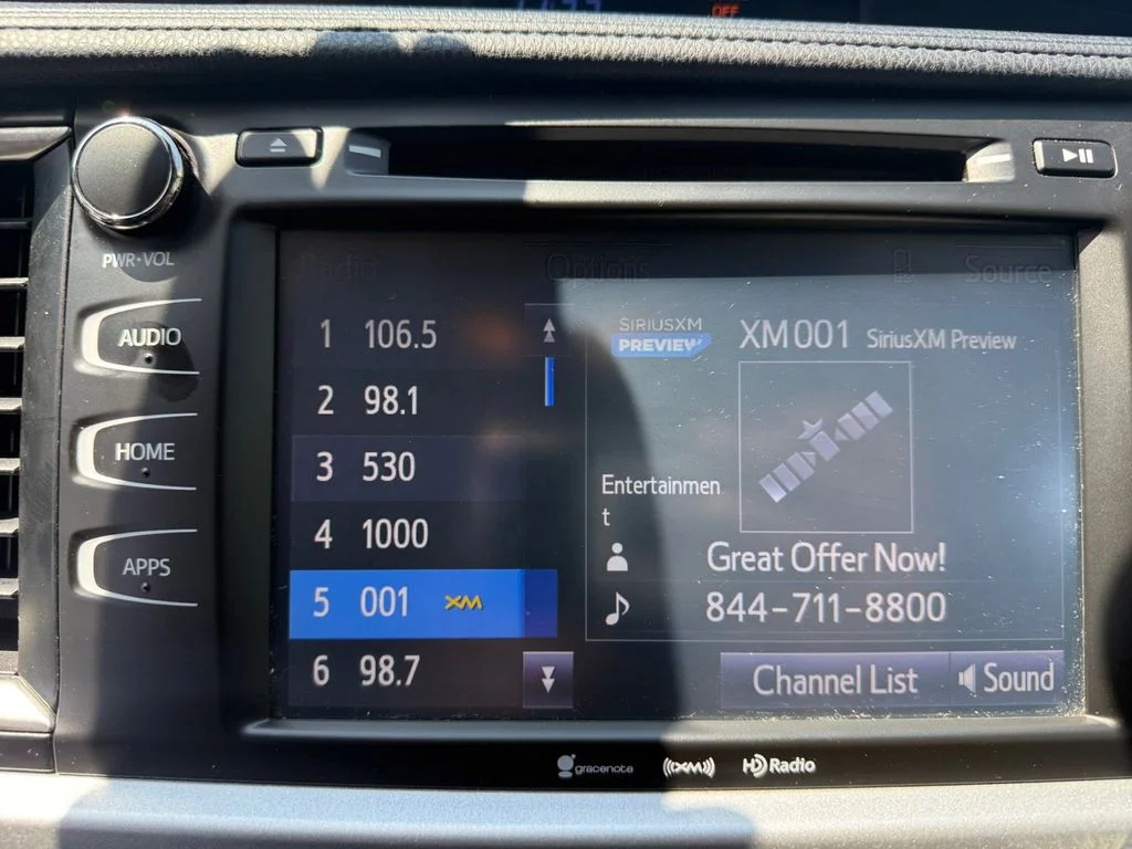 Used 2018 Gray Toyota SE image 20