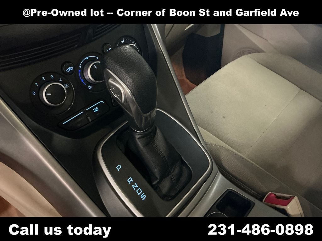 Used 2013 Black Ford SE image 25