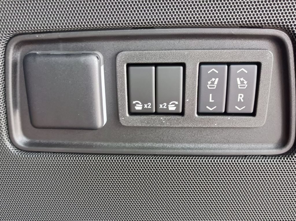 2026 Cadillac Escalade ESV Sport - Photo 17