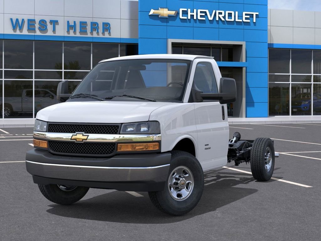 New 2026 Summit White Chevrolet 1WT image 6