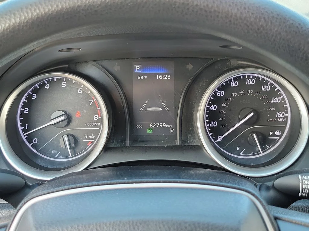 Used 2022 White Toyota LE image 7