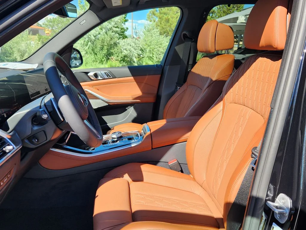 New 2026 Black Sapphire Metallic BMW xDrive40i image 9