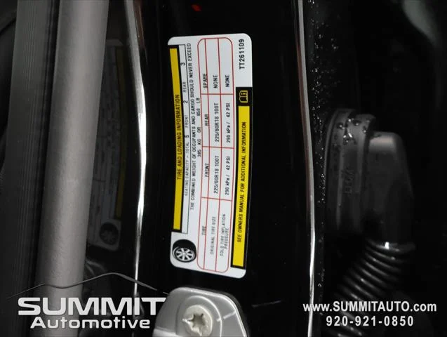 New 2026 Diamond Black Crystal Pearl-Coat Exterior Paint Jeep Limited image 70