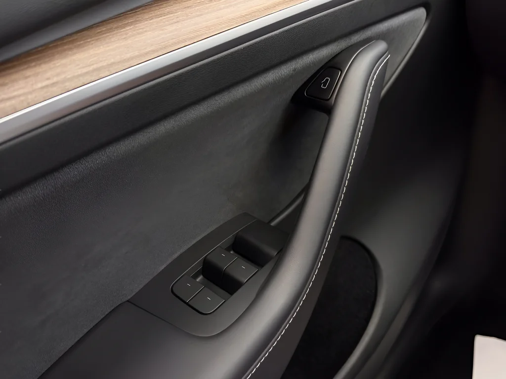 Used 2023 Black Tesla Standard Range image 18