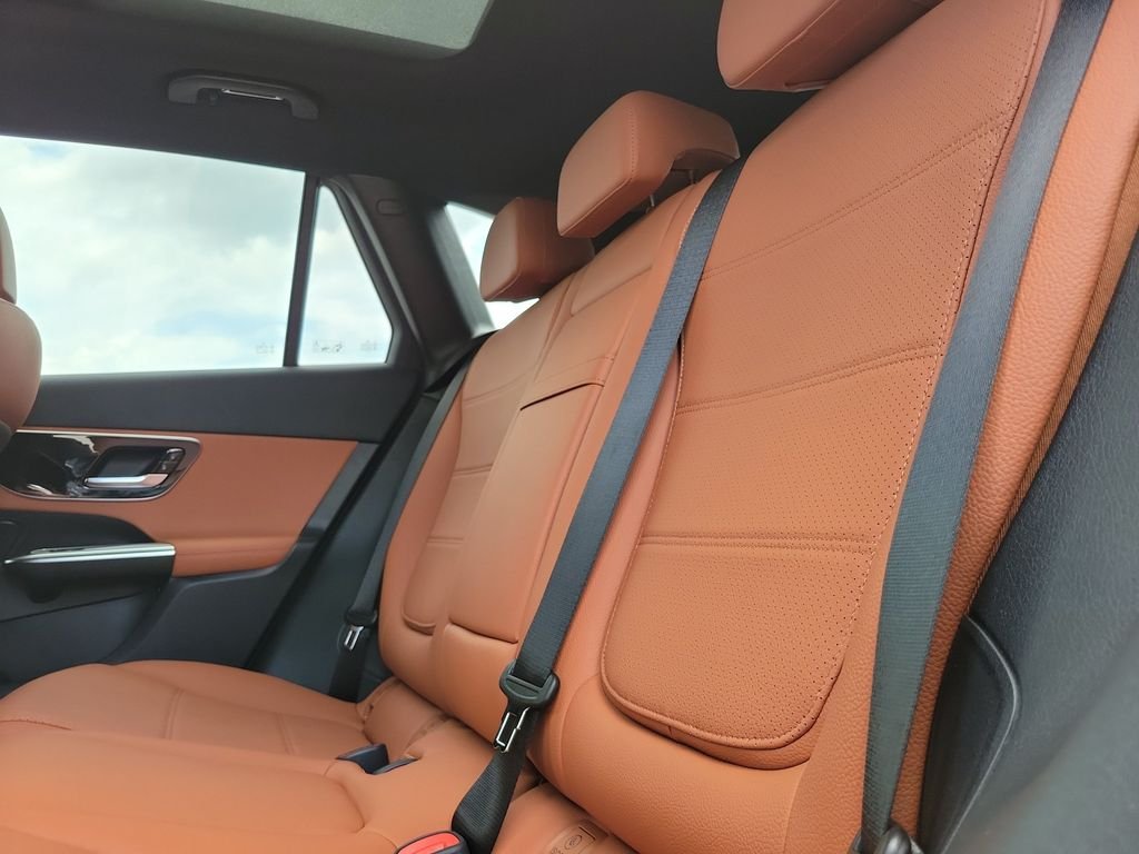 New 2027 Black Mercedes-Benz GLC 300 image 9