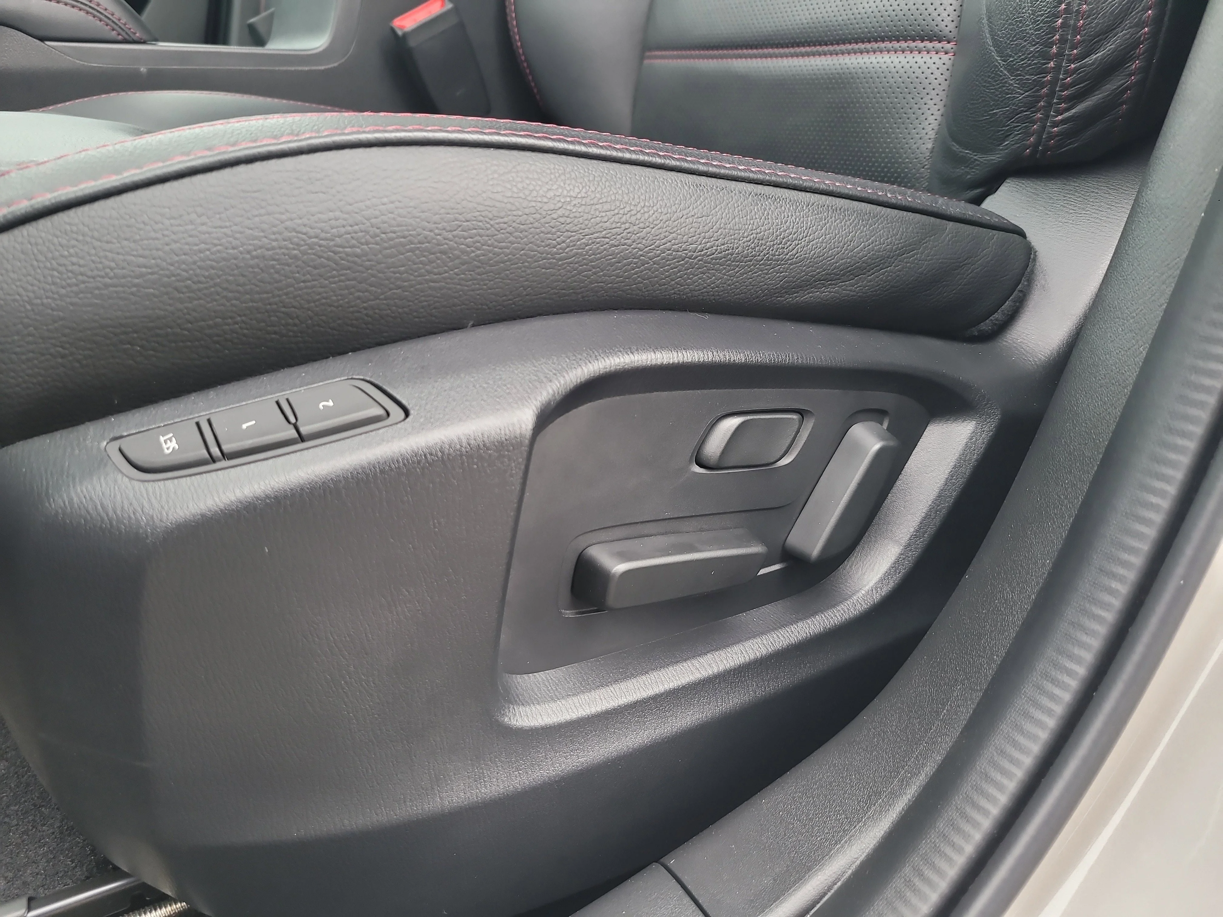 Used 2025 Platinum Quartz Metallic Mazda 2.5 Turbo Premium Package image 18