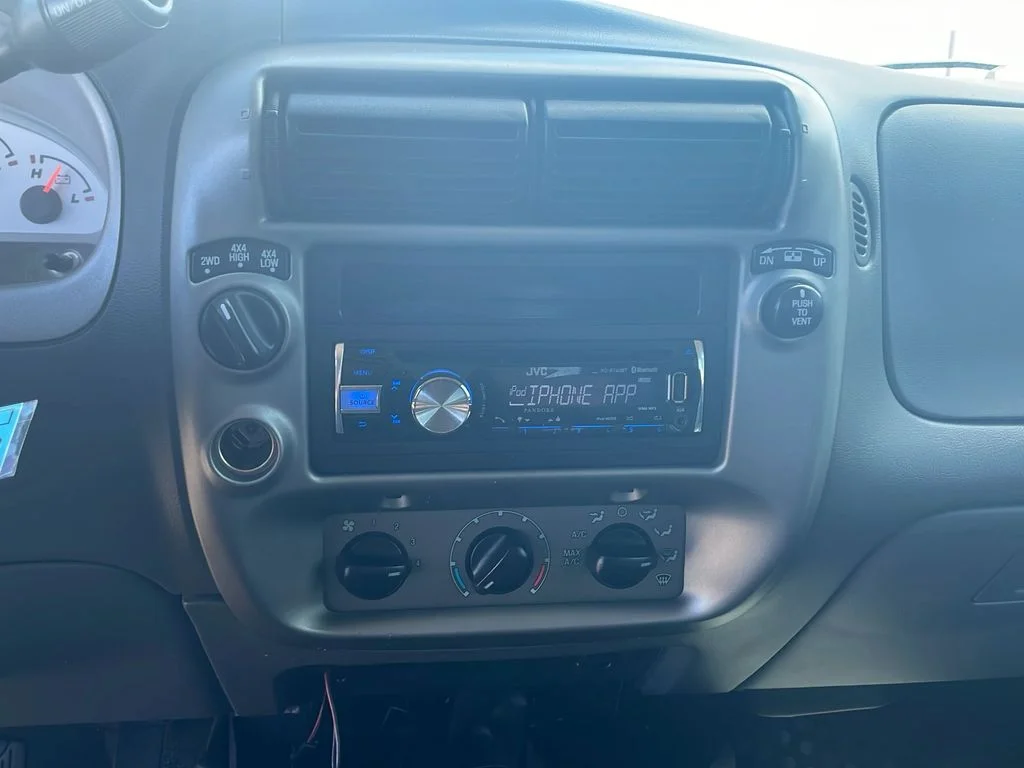 Used 2005  Ford Adrenalin image 16
