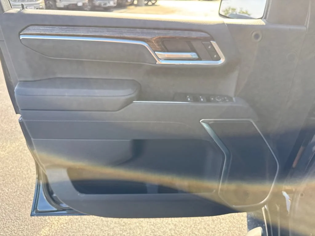 New 2026 Onyx Black GMC Elevation image 14