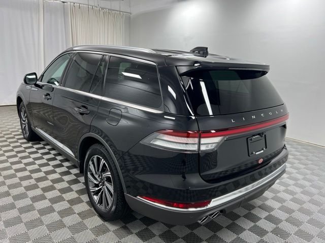 Used 2025 Infinite Black Metallic Lincoln Premiere image 6