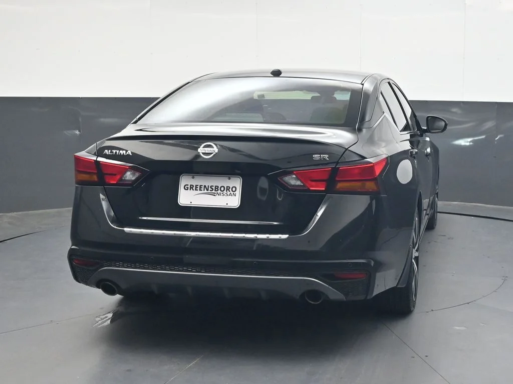 Used 2021 Black Nissan 2.5 SR image 5