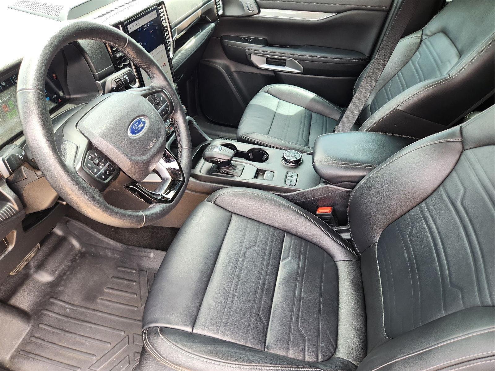 Used 2024 Cactus Gray Ford LARIAT image 12