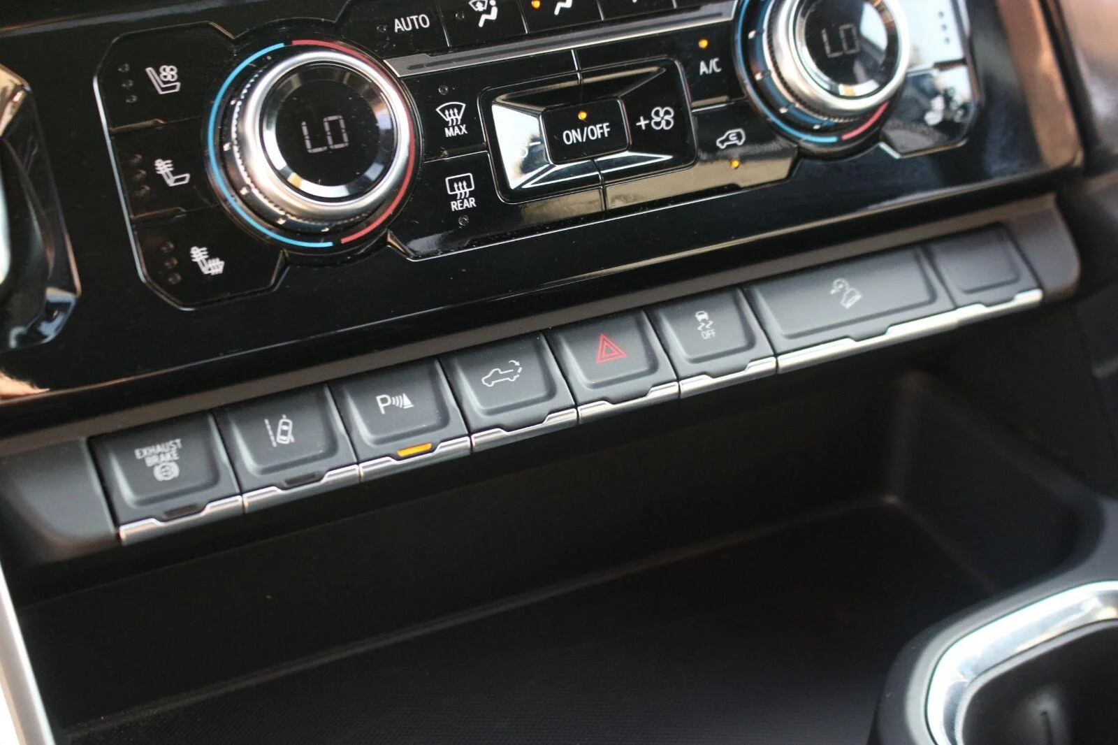 Used 2025 Onyx Black GMC Denali image 26