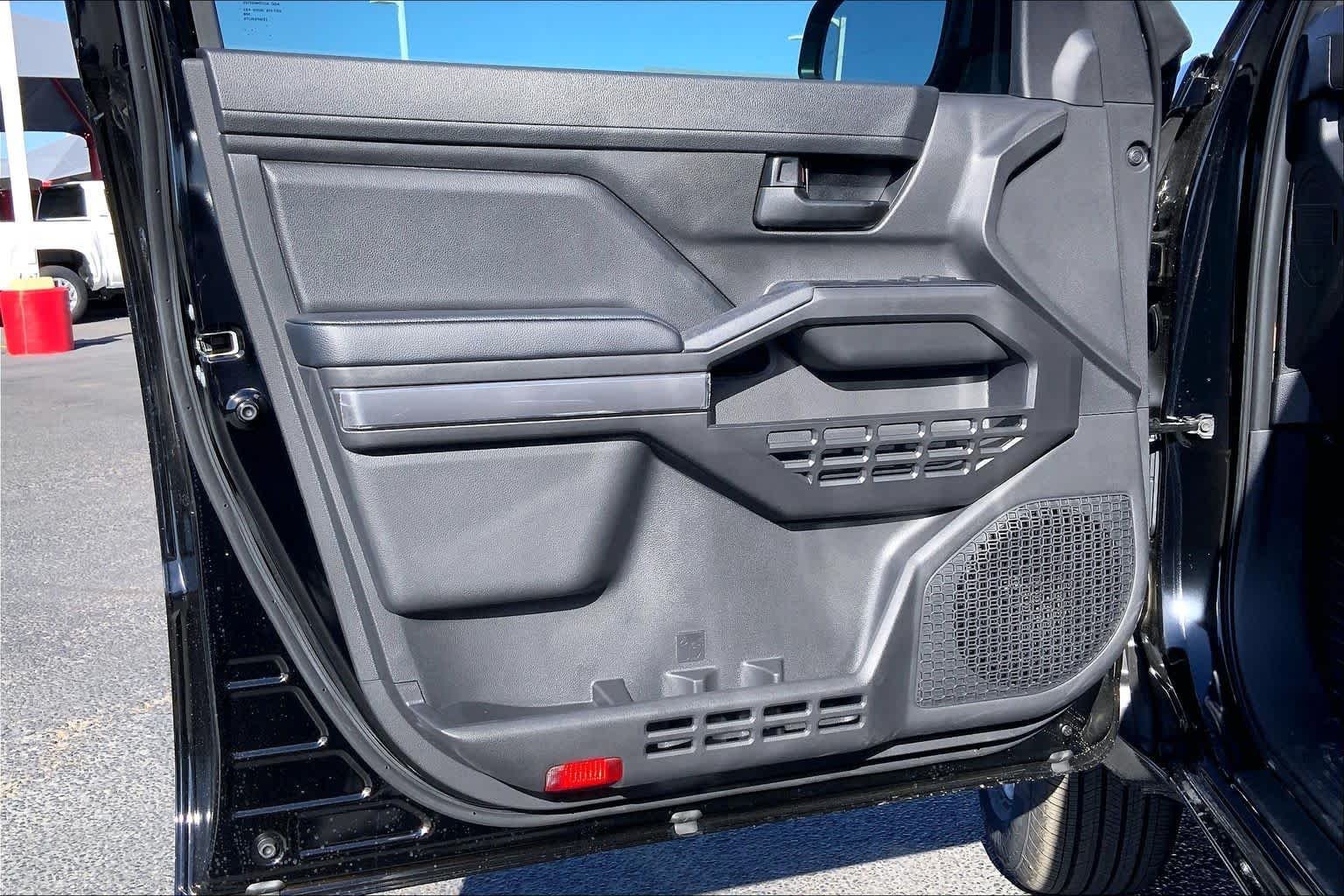 2026 Toyota Tacoma SR5 - Photo 10