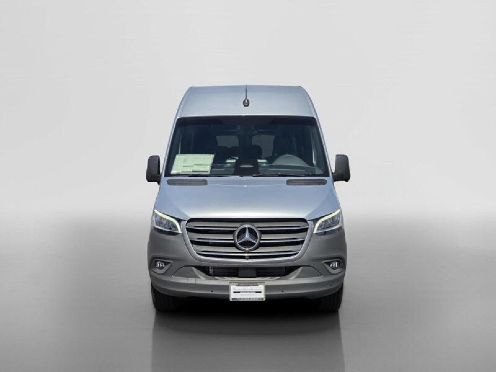 New 2026 High-tech silver metallic Mercedes-Benz 2500 image 9