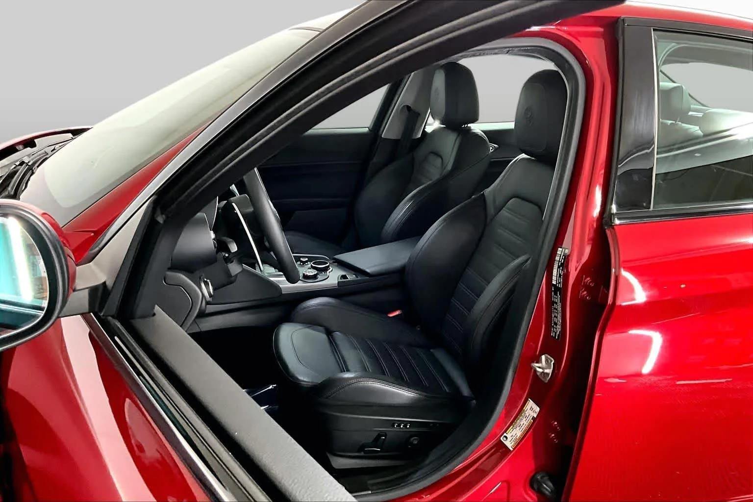 Used 2018 Alfa Rosso Alfa Romeo Ti Sport image 9