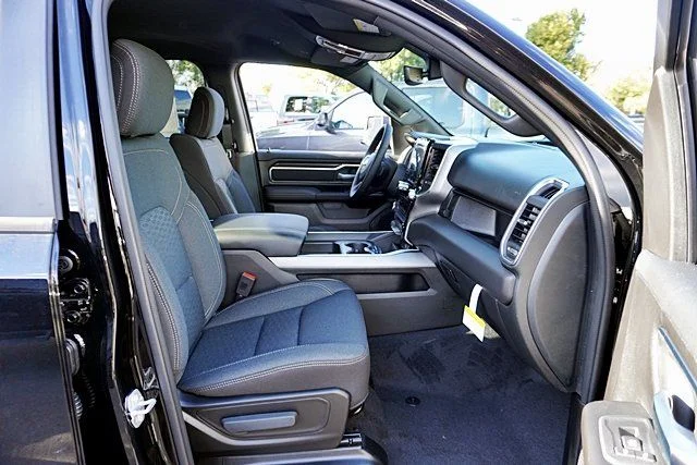 New 2026 Diamond Black Crystal Pearl-Coat Exterior Paint RAM Big Horn Sport Appearance image 14