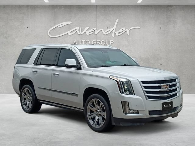 Used 2017 CRYSTAL WHITE TRICOAT Cadillac Premium Luxury image 2