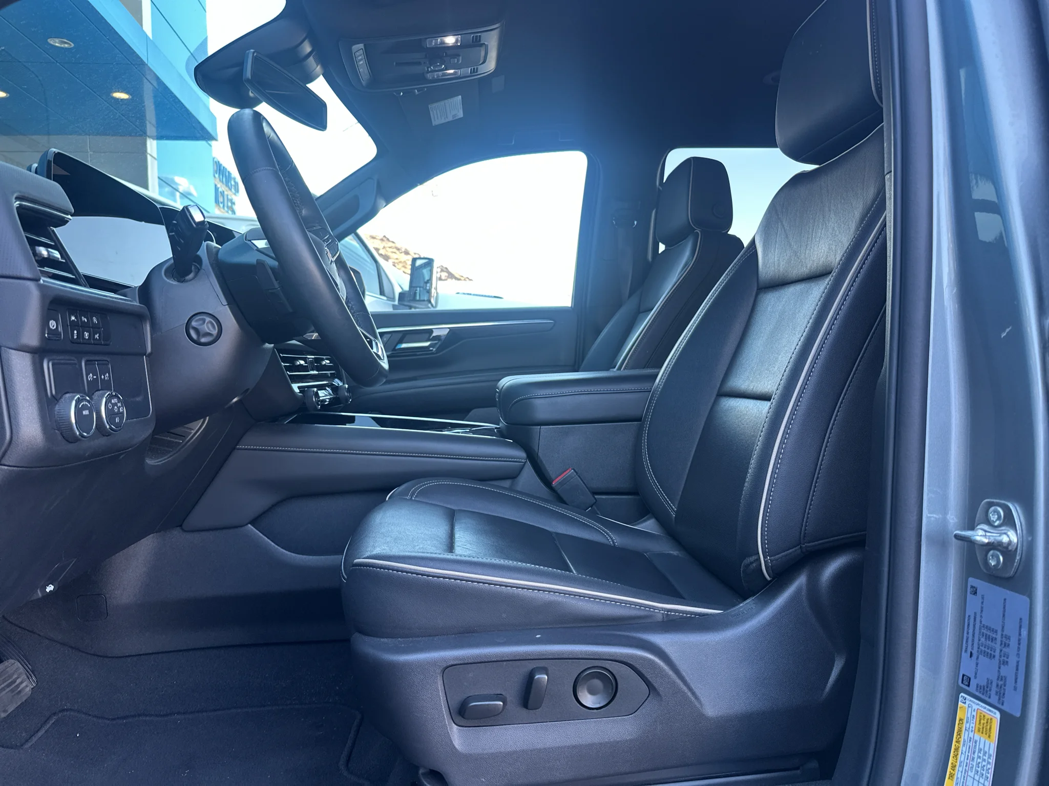 Used 2025 Black Chevrolet Premier image 5