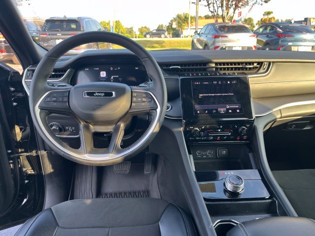 Used 2025 Black Jeep Altitude image 15