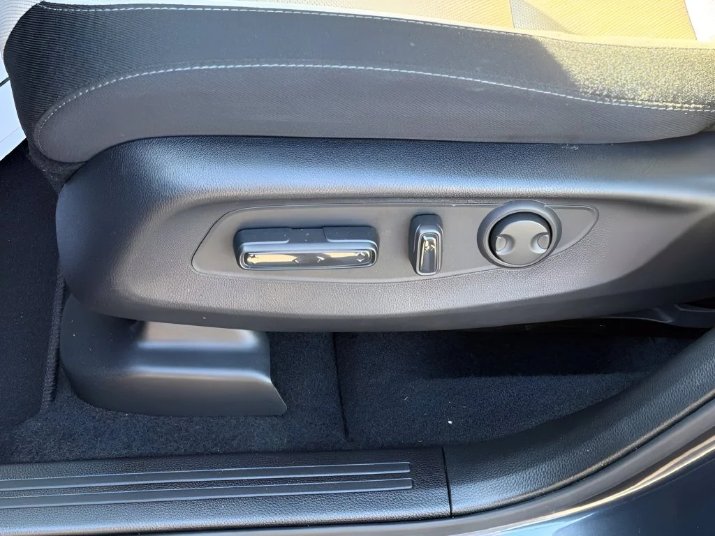 Used 2026 Meteorite Gray Metallic Honda EX image 17