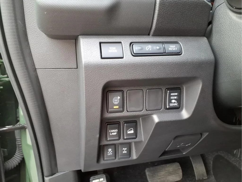 Used 2024 Green Nissan PRO-4X image 21
