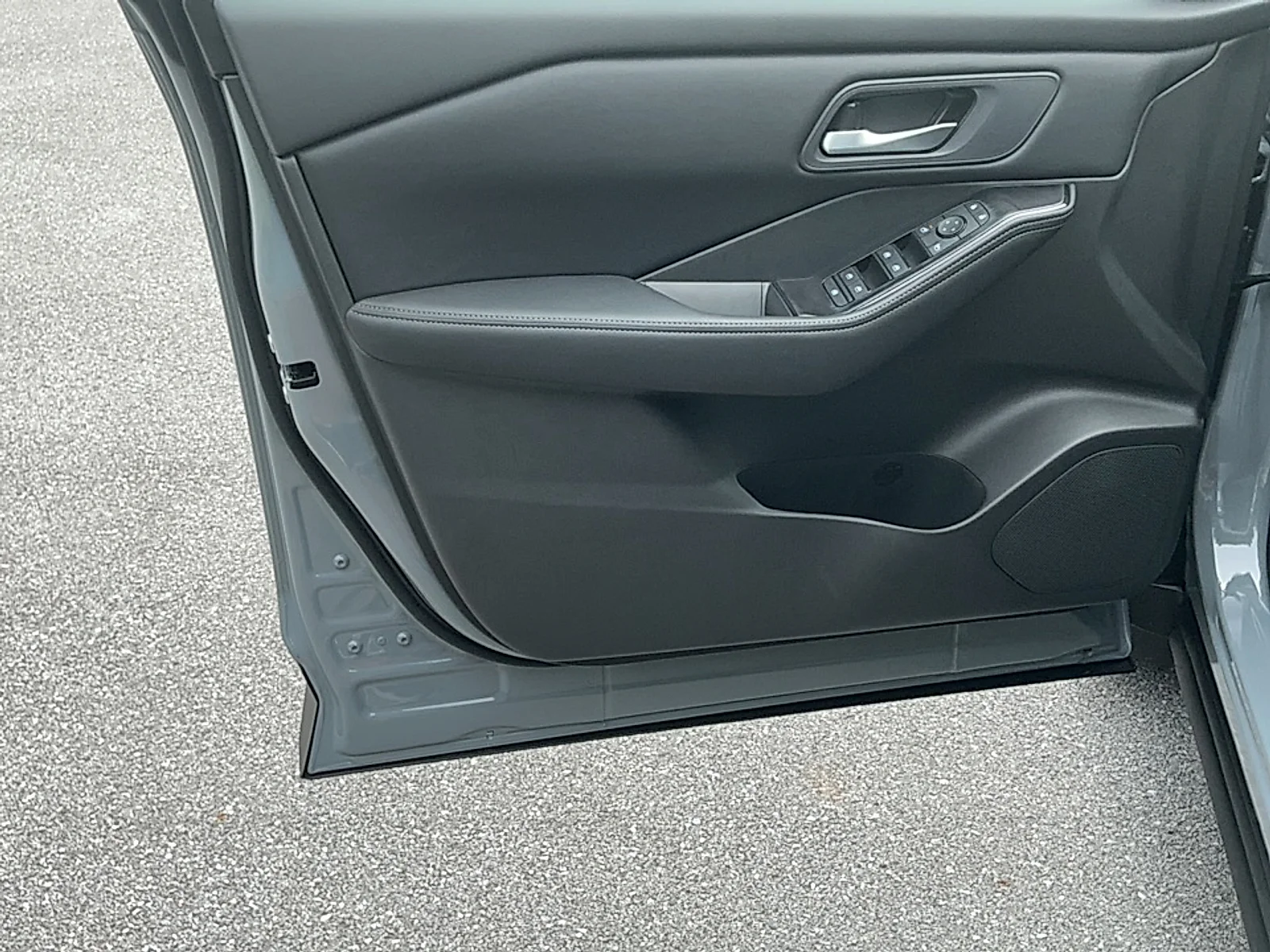 New 2026 Boulder Gray Pearl Nissan SV image 6