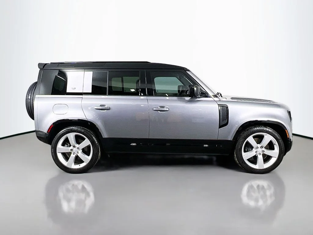 Used 2024 Eiger Gray Metallic Land Rover X-Dynamic SE image 4
