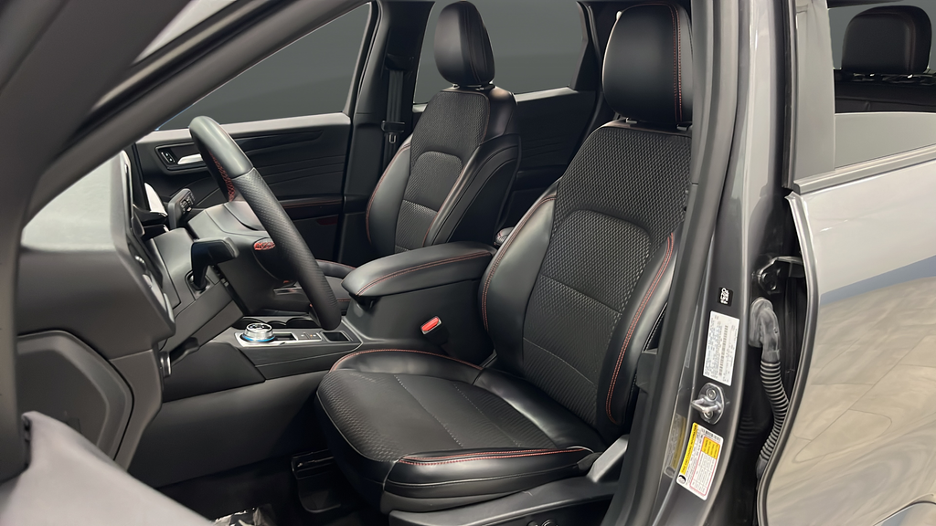 Used 2024 Carbonized Gray Metallic Ford ST-Line image 9