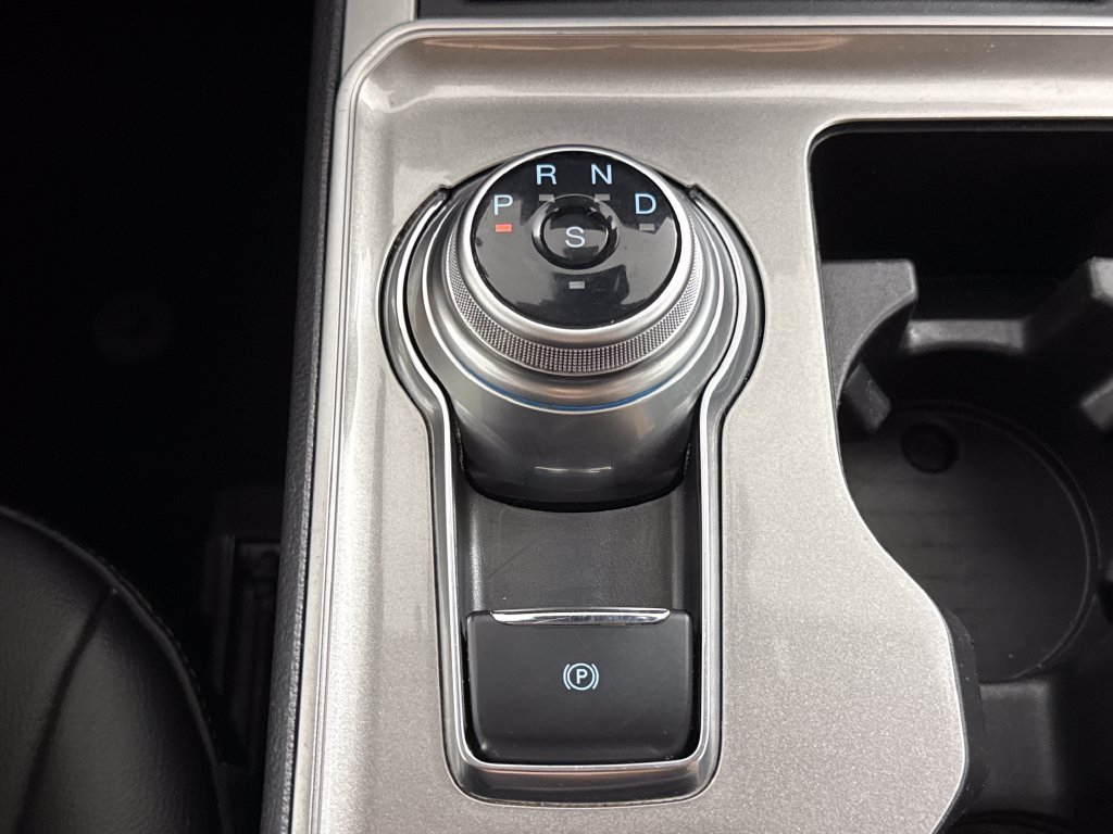 Used 2023 Silver Ford SEL image 21