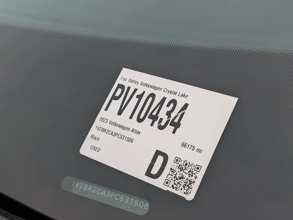 Used 2023 Black Volkswagen SEL image 24