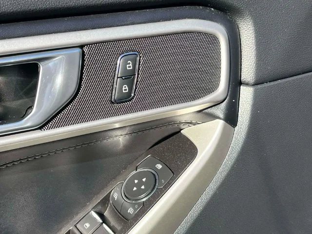 Used 2021 Blue Metallic Ford XLT image 29
