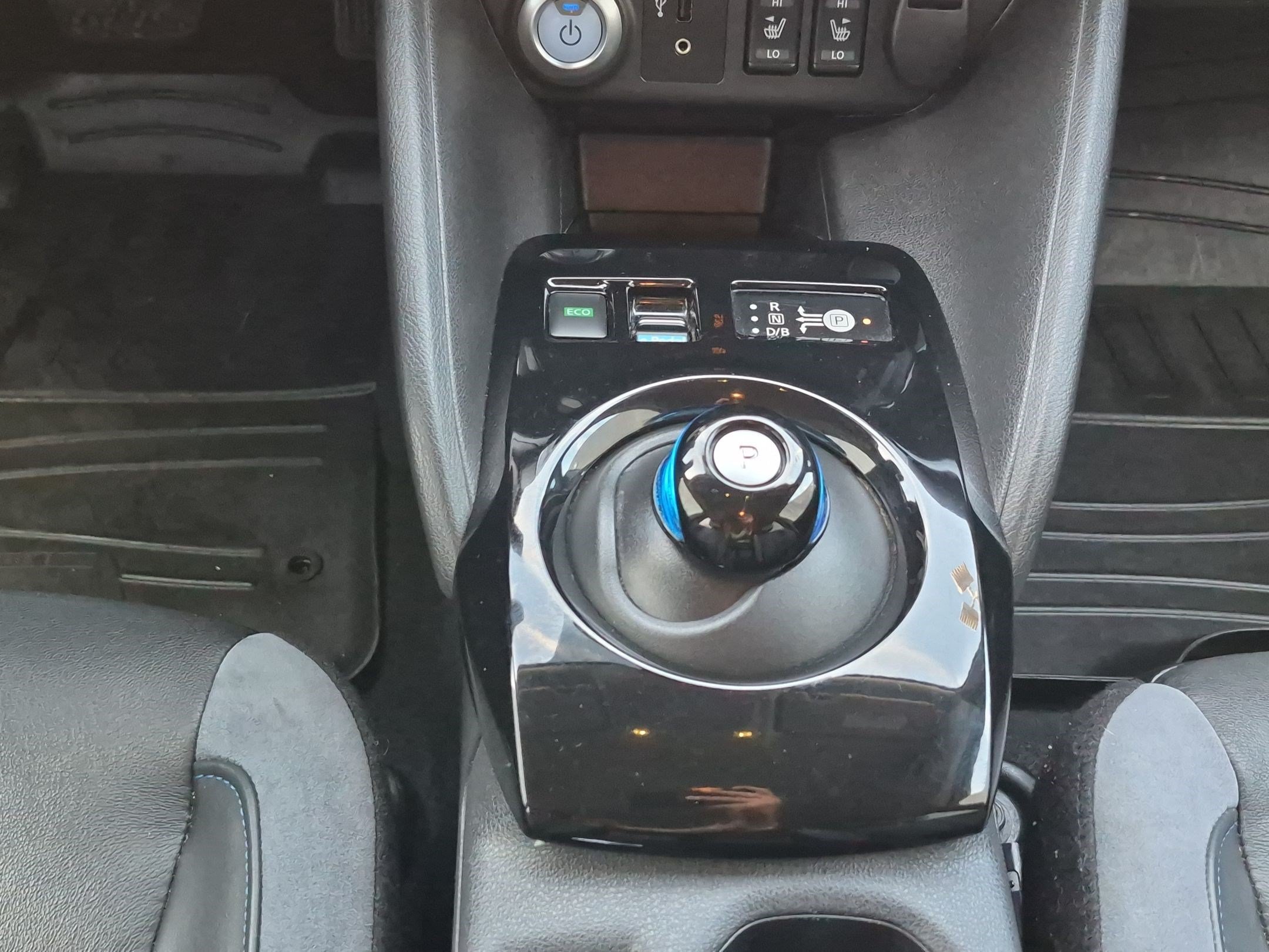 Used 2018 Deep Blue Pearl Nissan SL image 24
