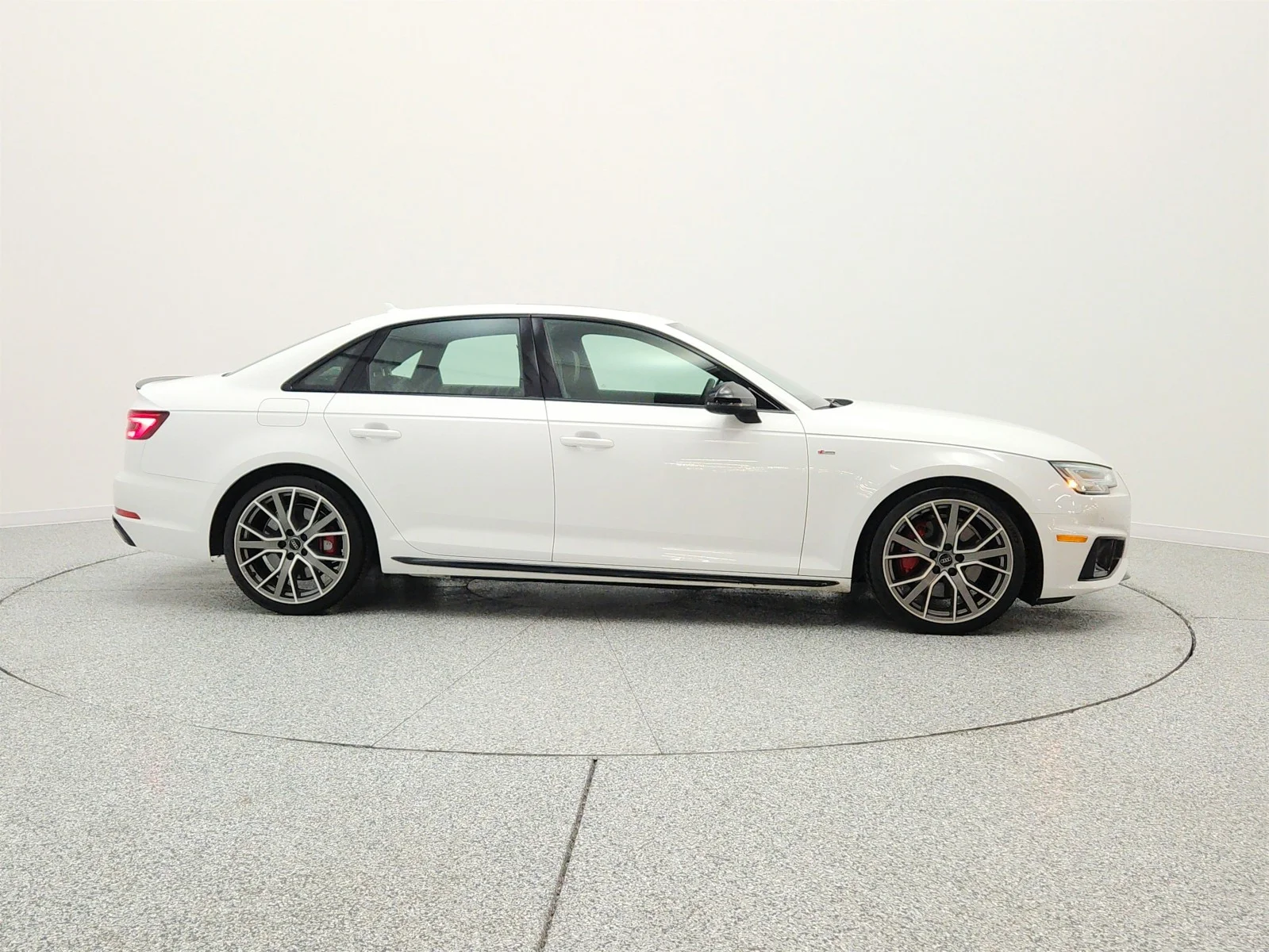 Used 2019 Ibis White Audi Premium Plus 45 TFSI quattro image 4