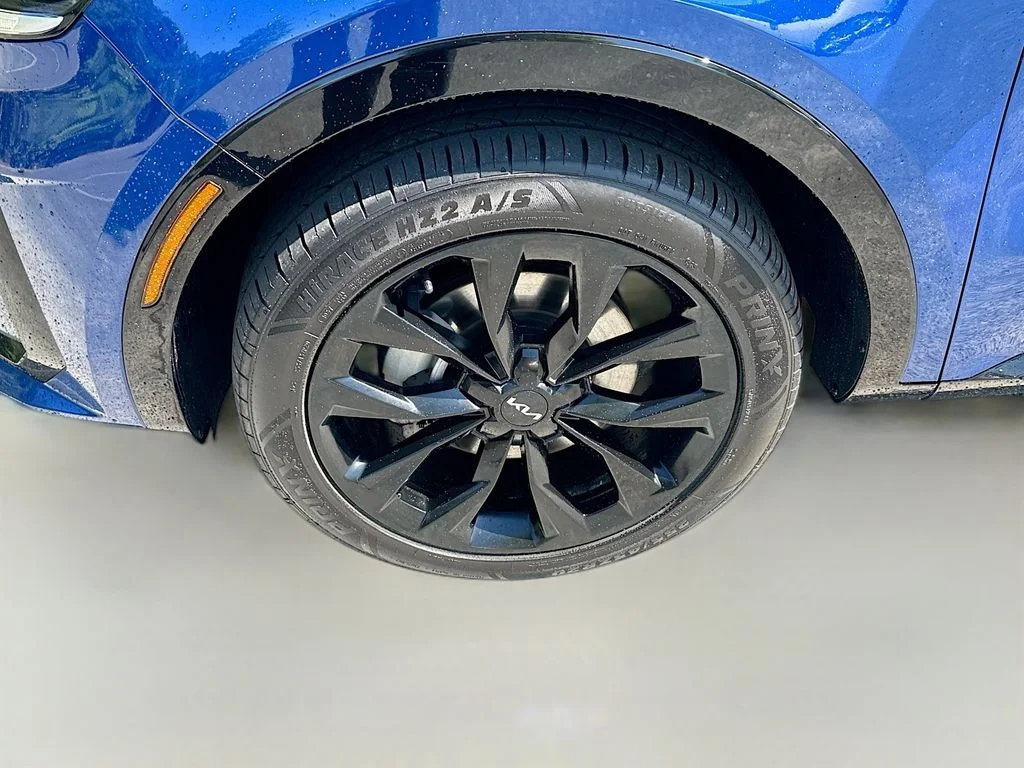 Used 2023 Blue Kia SX image 17
