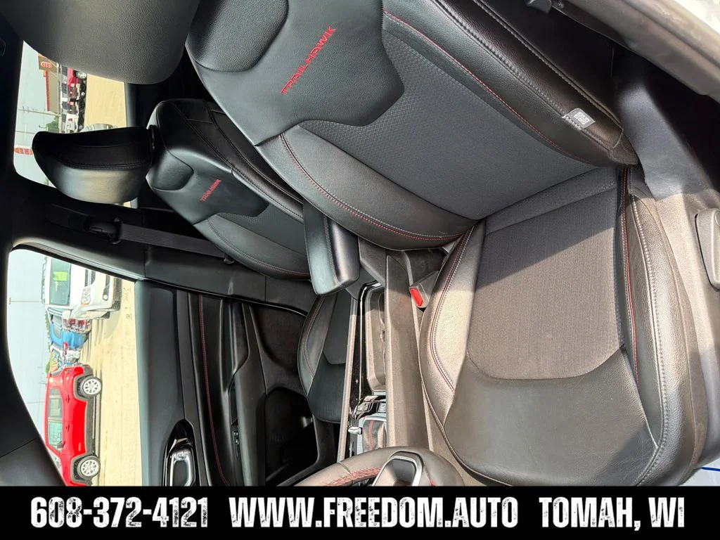 Used 2025 White Jeep Trailhawk image 17