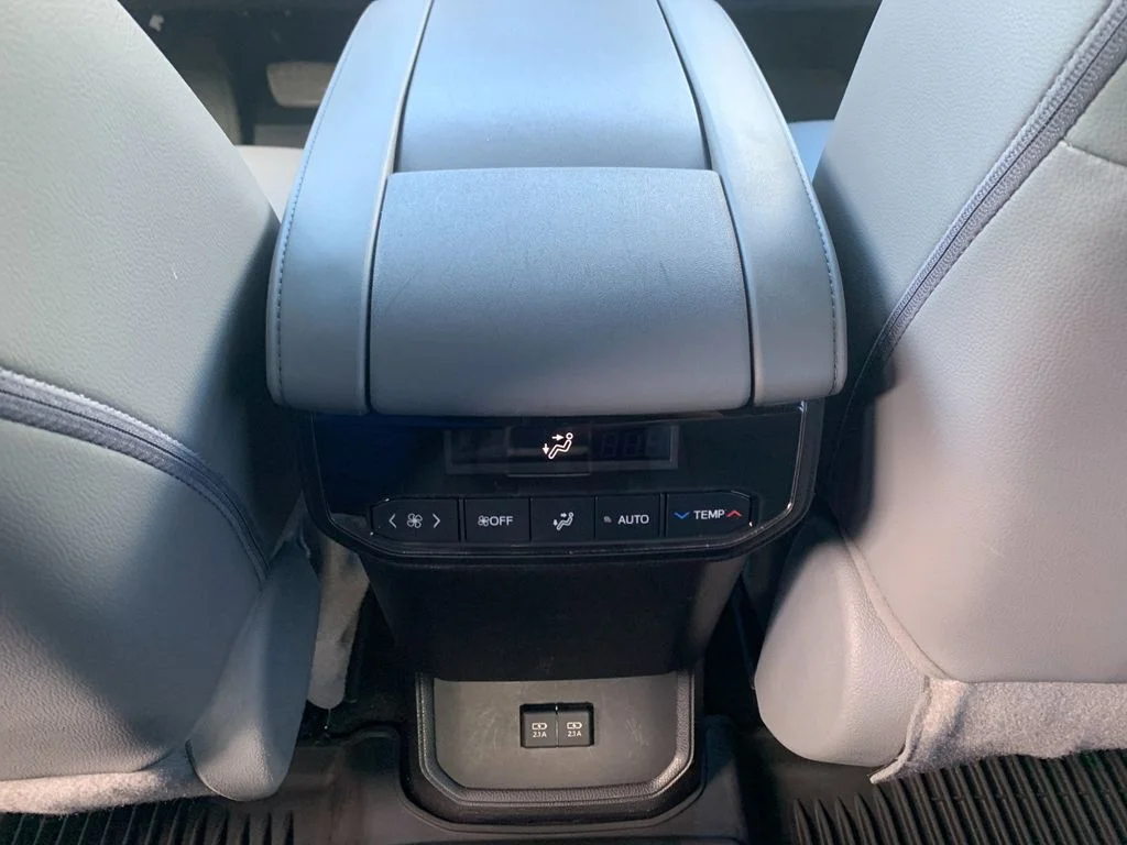 Used 2020 White Toyota XLE image 15