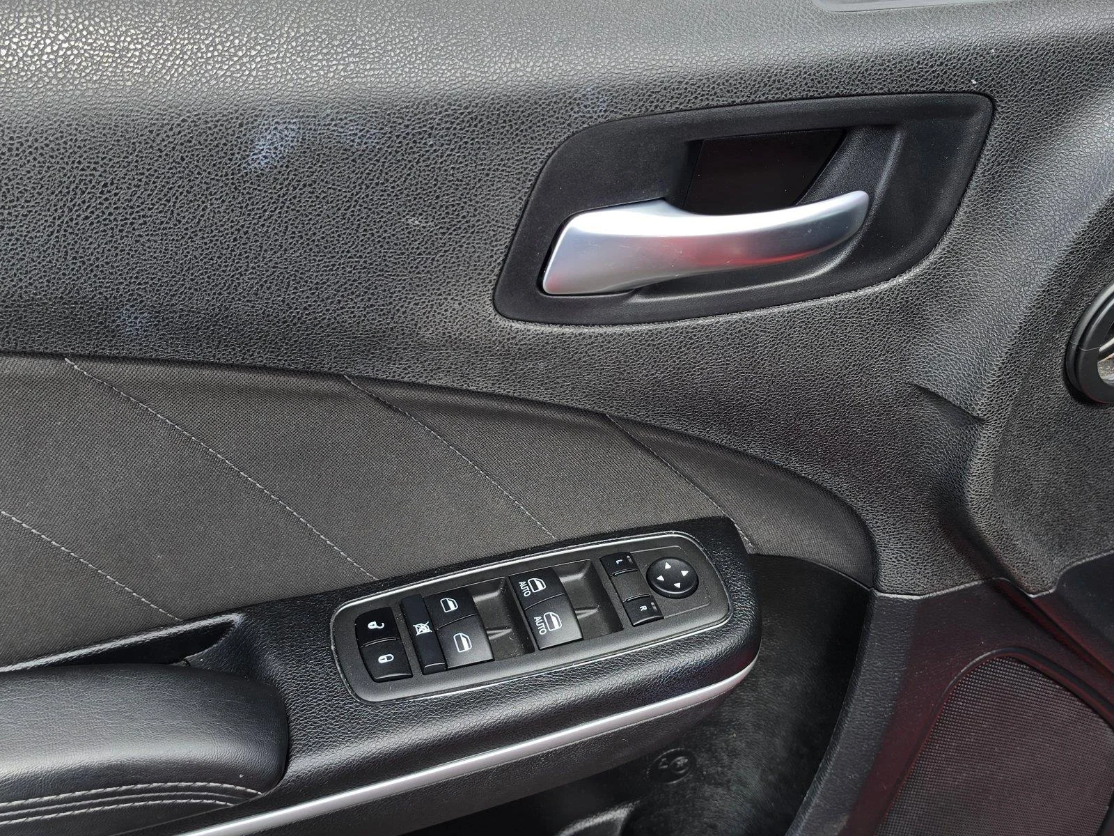 Used 2022 Torred Clearcoat Dodge SXT image 16