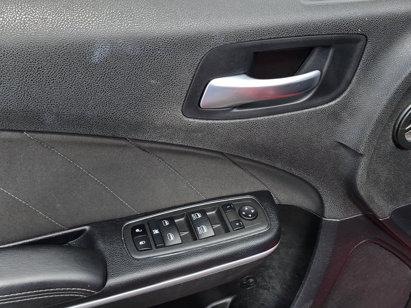 Used 2022 Torred Clearcoat Dodge SXT image 16