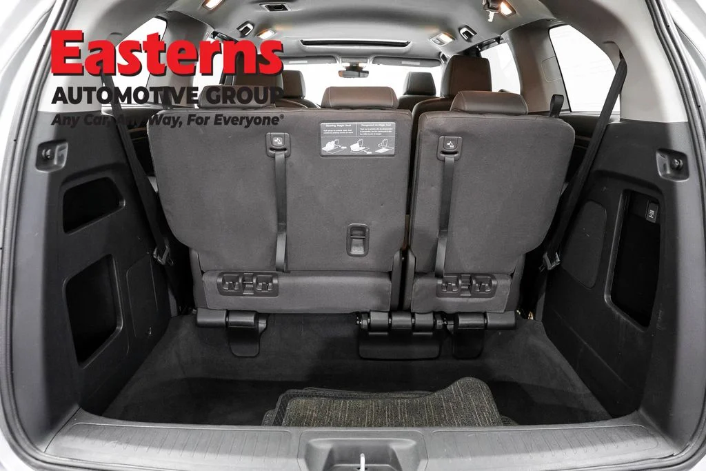 Used 2023 Silver Honda EX-L image 9