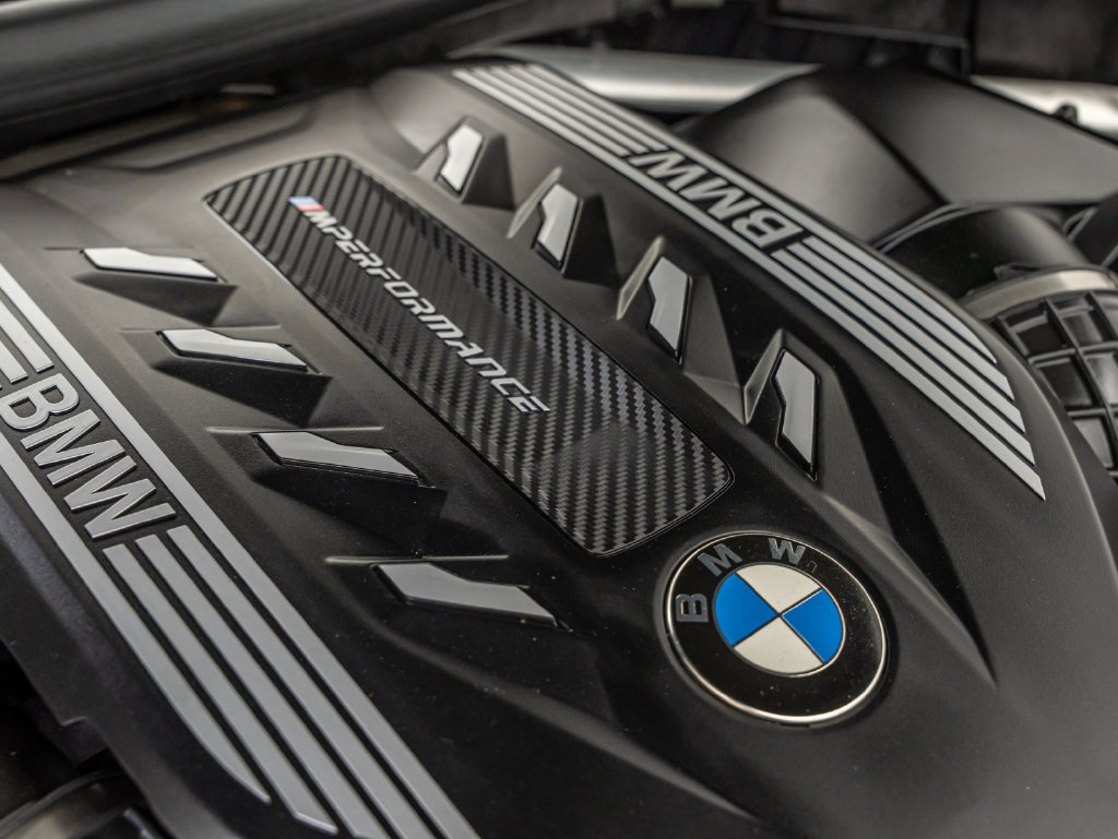 Used 2020 Black Sapphire Metallic BMW M50i image 54