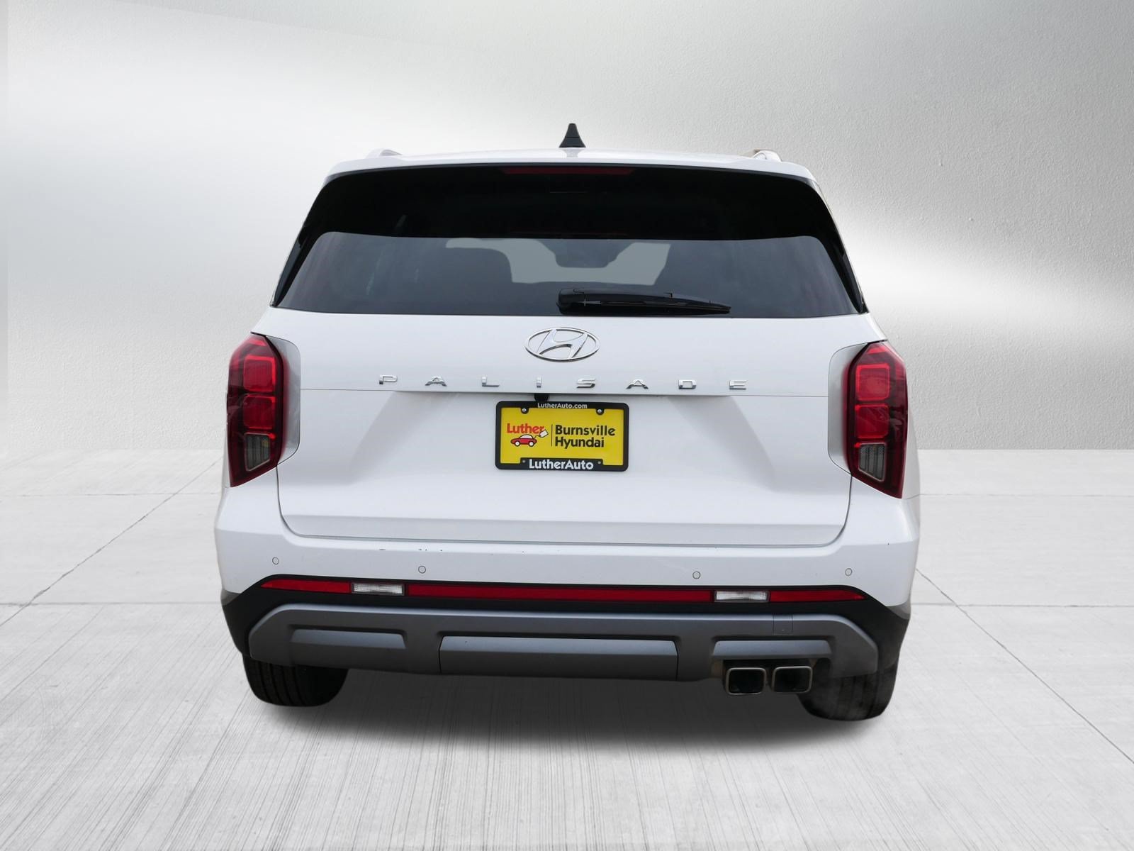 Certified Used 2024 Hyper White Hyundai SEL 7P image 6