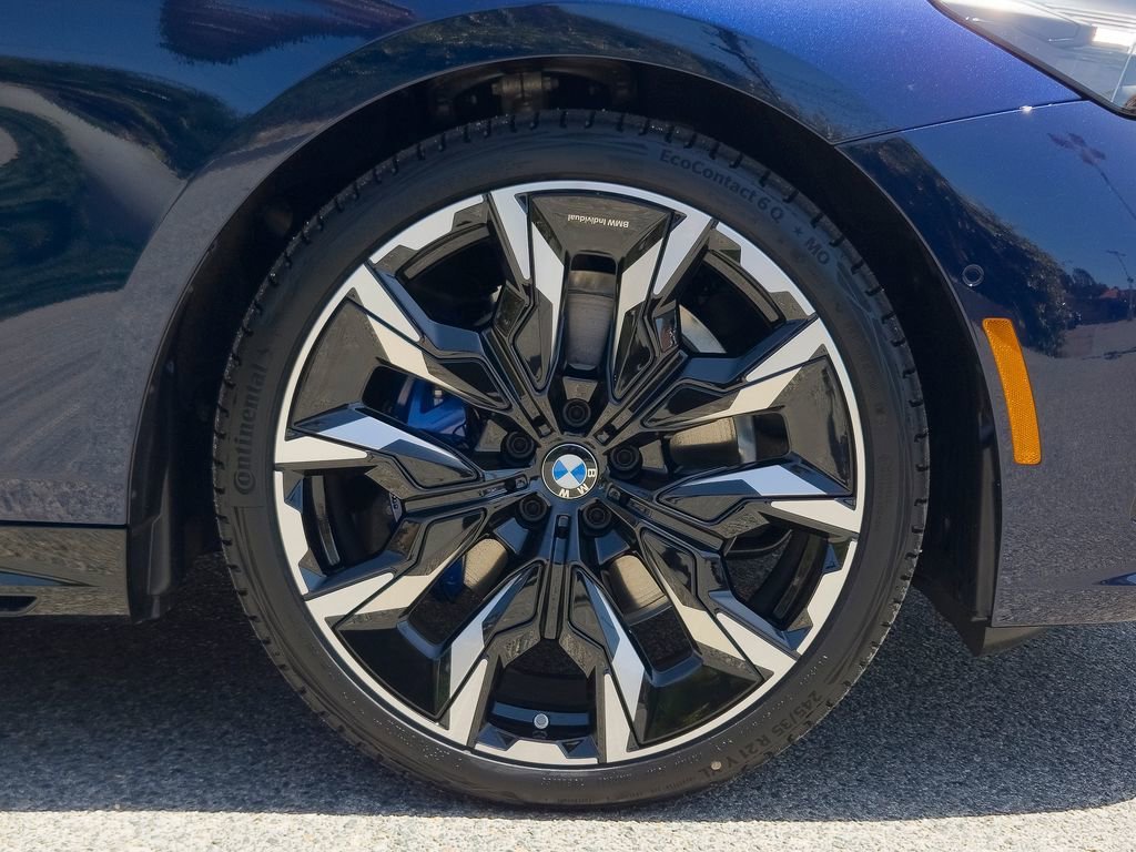 New 2026 Tanzanite Blue II Metallic BMW 530i image 7